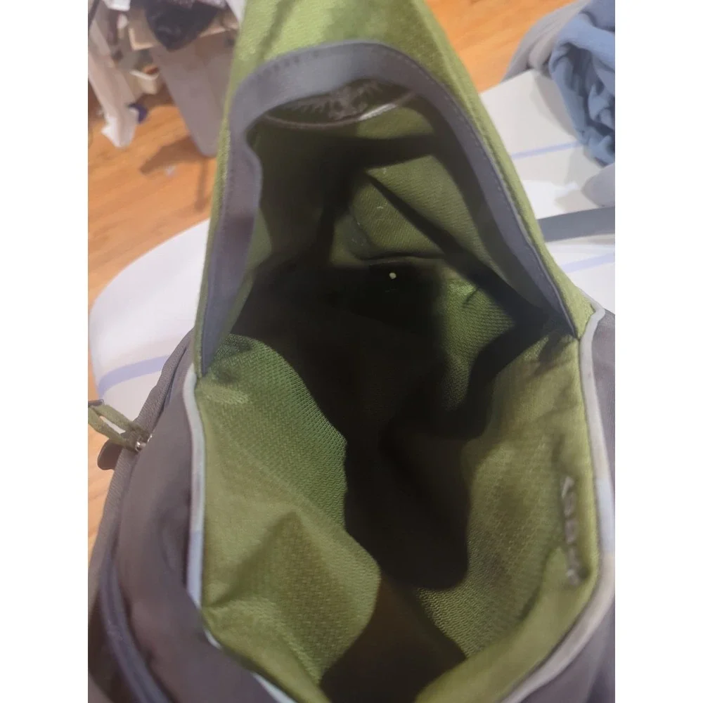 Osprey Hydration Backpack Olive Green Hiking Cycling Daypack No Bladder